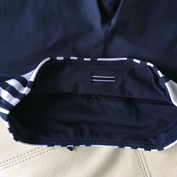 Lululemon Inspire Crop - Picture 2 of 4